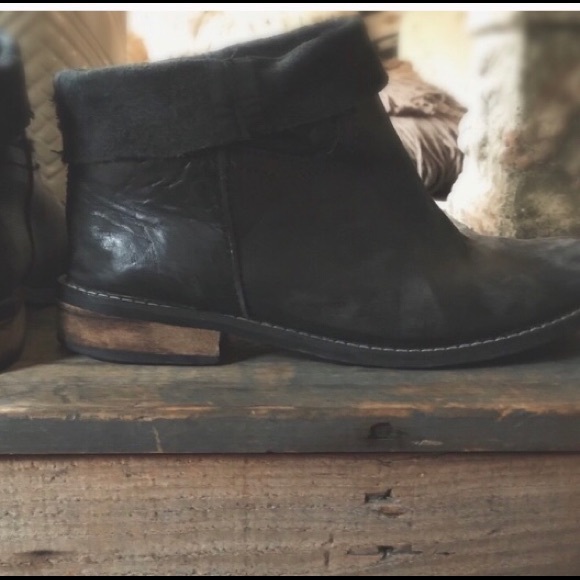 HP🌵Highly Distressed  Rustic Booties &Boot Straps - Picture 7 of 8